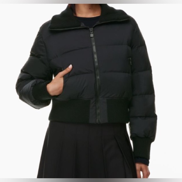 Aritzia Sunday Best Apres Bomber Jacket - Picture 4 of 5